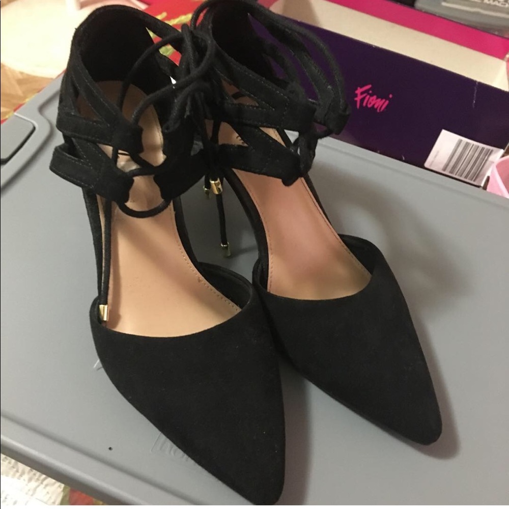 Fioni Black Pointed Heel